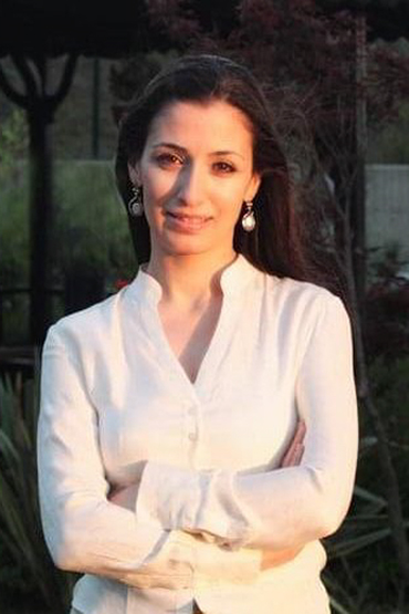 Dr. Diş Hekimi Eda Akün